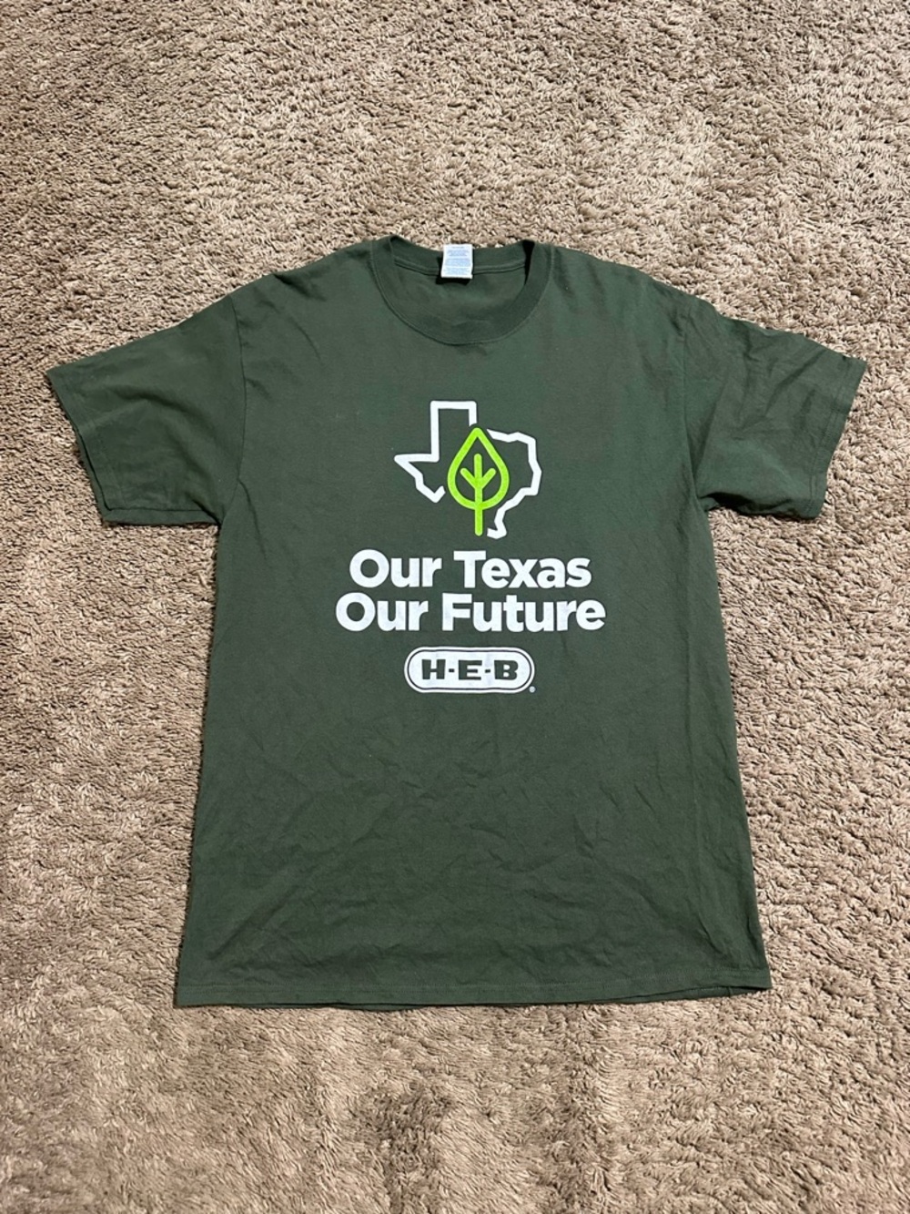 H-E-B “triple green” shirt 00s size large